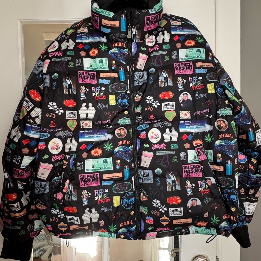 SUNDAE SCHOOL Archival Collage  Puffer Jacket - Reversible Graphic / Black XL